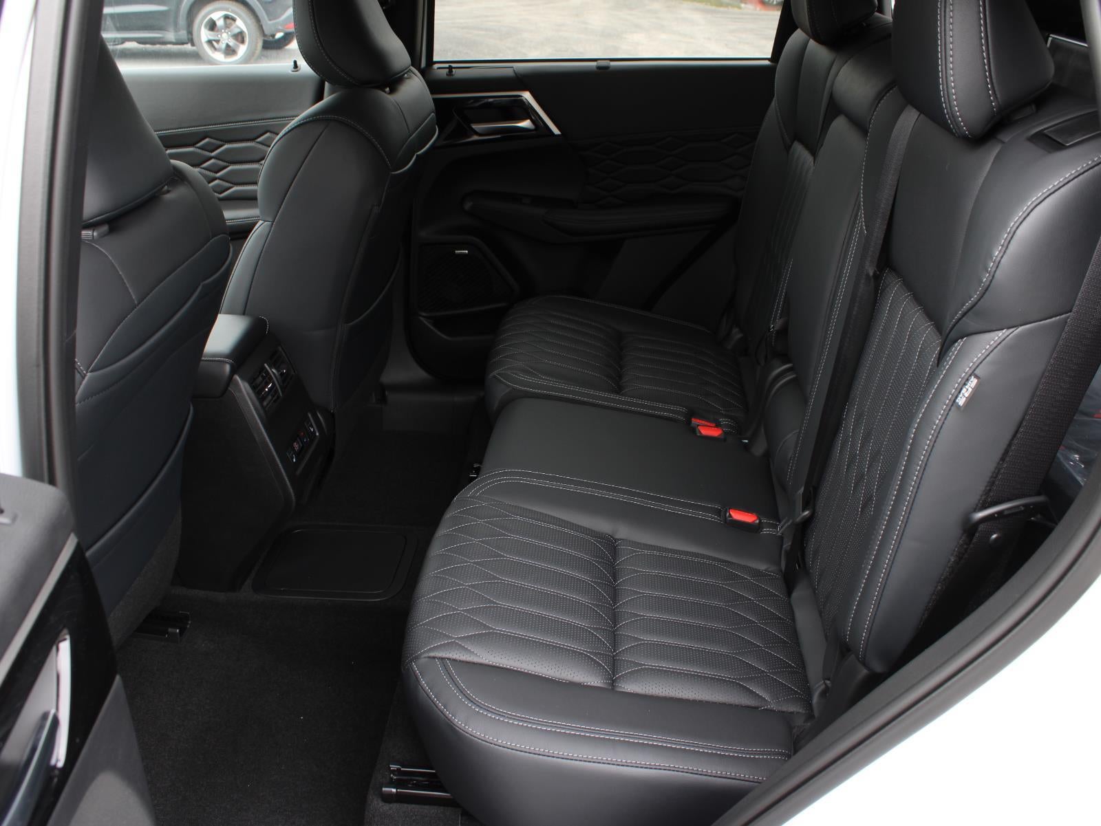 2026 Mitsubishi Outlander Plug-In Hybrid SEL