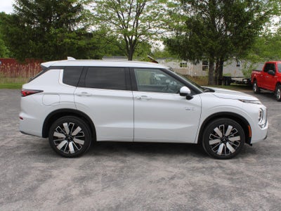 2026 Mitsubishi Outlander Plug-In Hybrid SEL