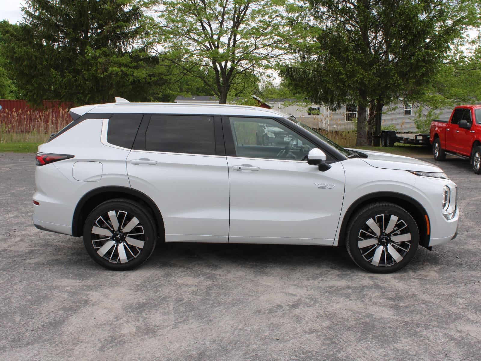 2026 Mitsubishi Outlander Plug-In Hybrid SEL