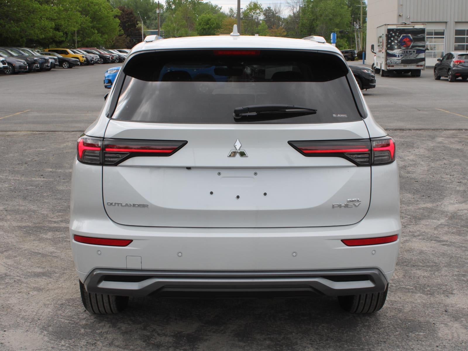 2026 Mitsubishi Outlander Plug-In Hybrid SEL