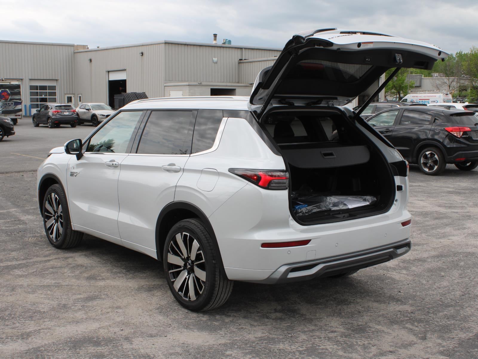 2026 Mitsubishi Outlander Plug-In Hybrid SEL