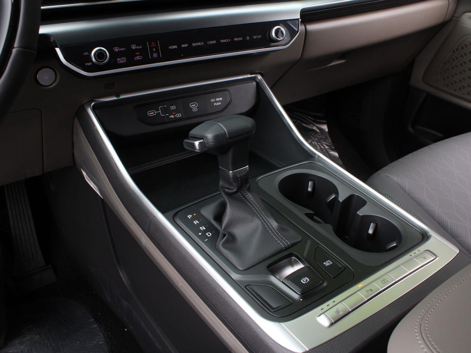 2027 Kia Carnival LXS
