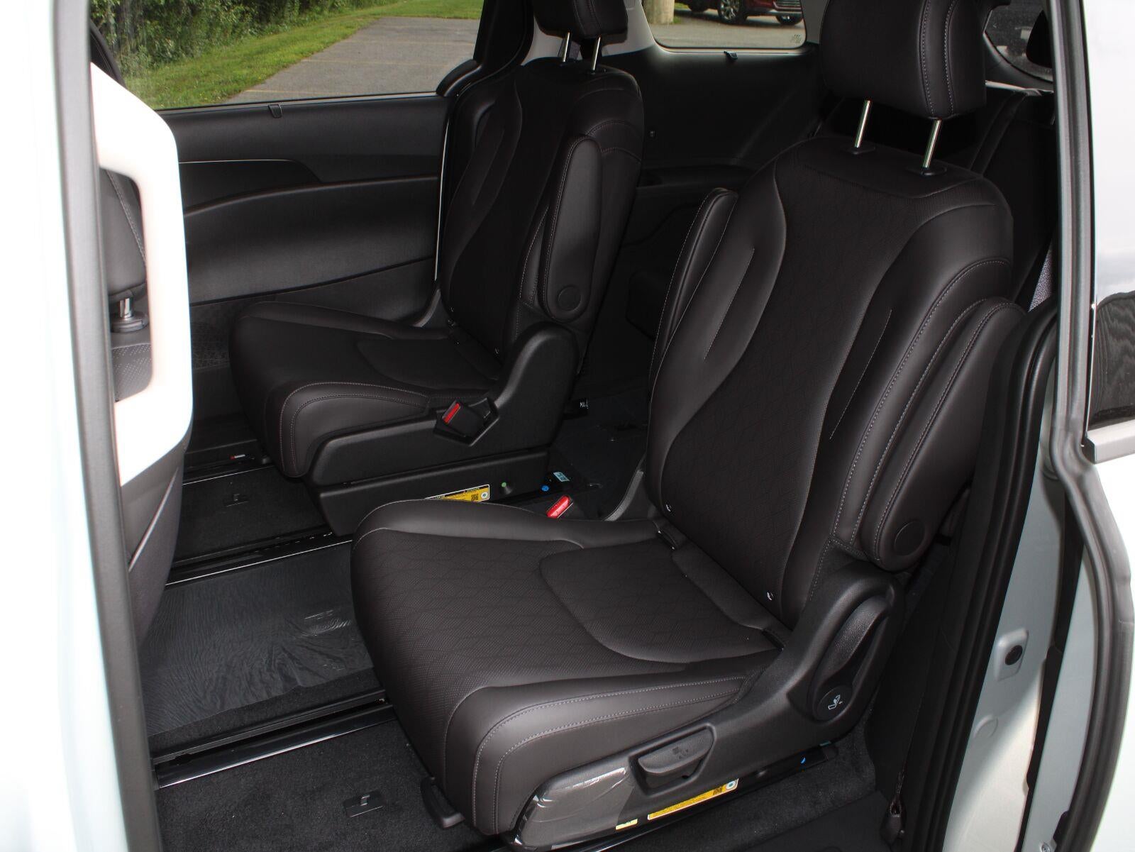 2027 Kia Carnival EX