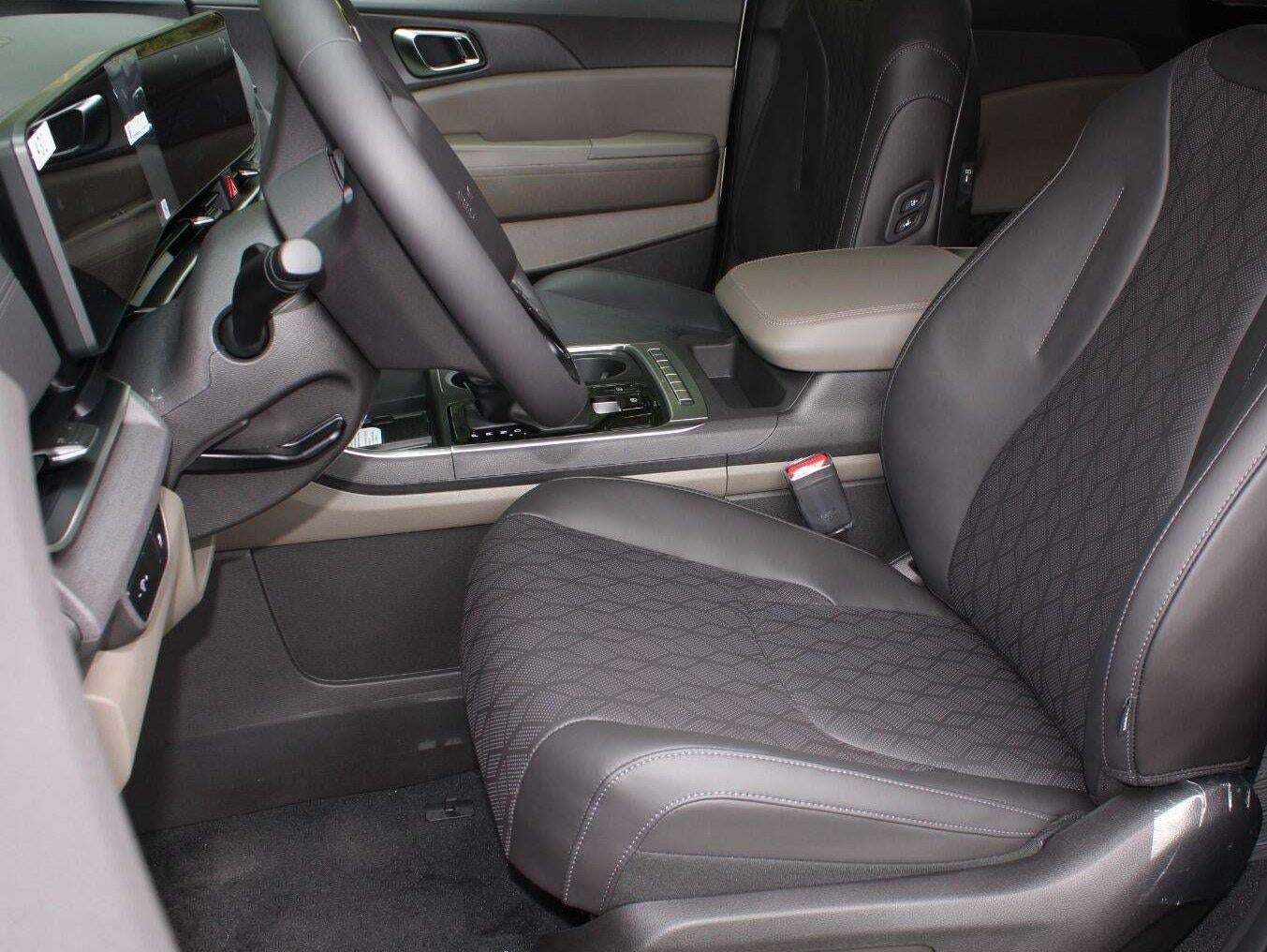 2027 Kia Carnival EX