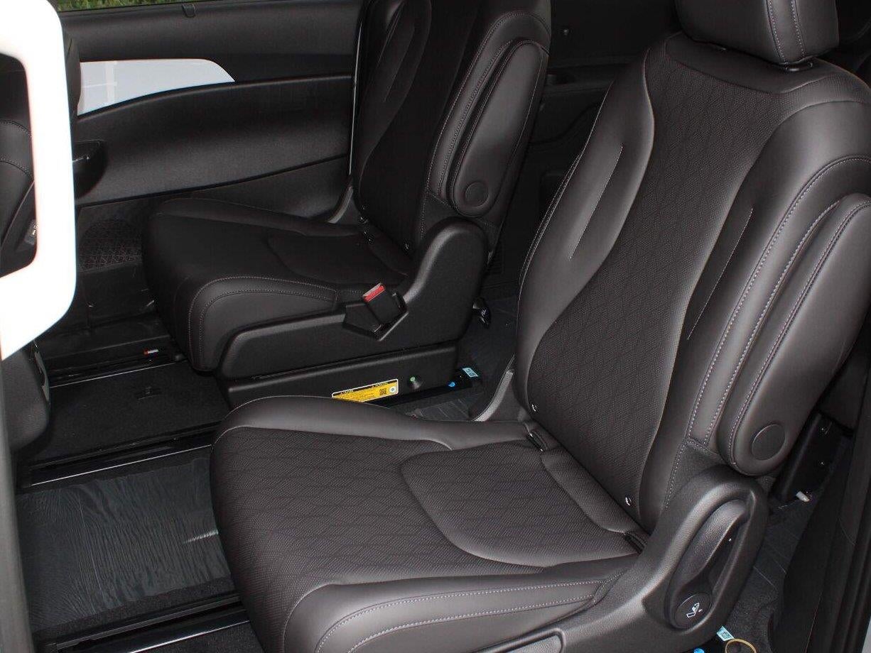 2027 Kia Carnival SX