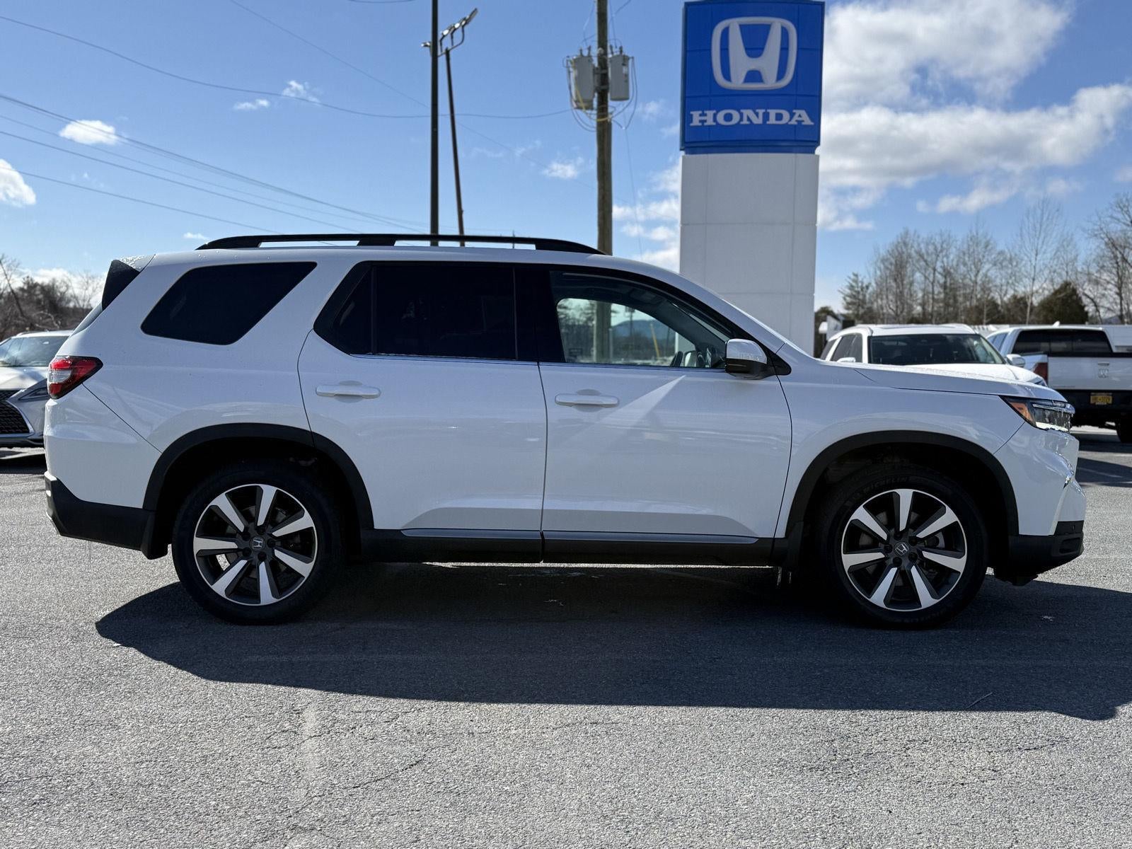 2025 Honda Pilot Touring