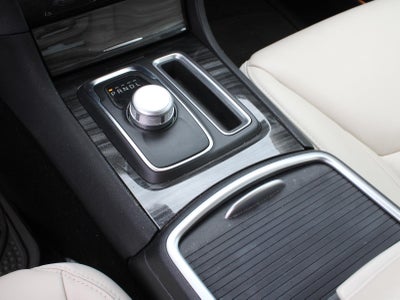 2020 Chrysler 300 Touring L