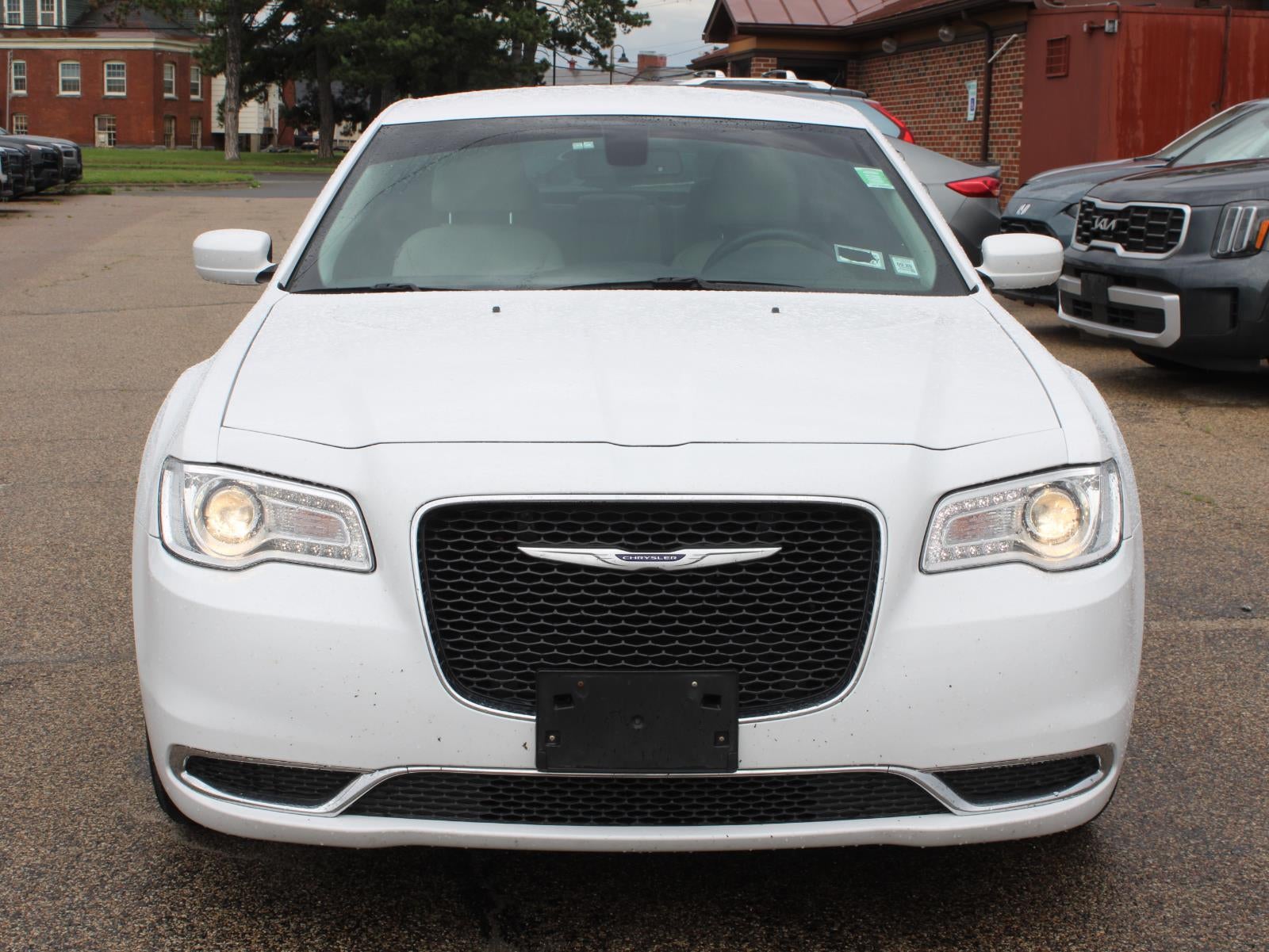 2020 Chrysler 300 Touring L