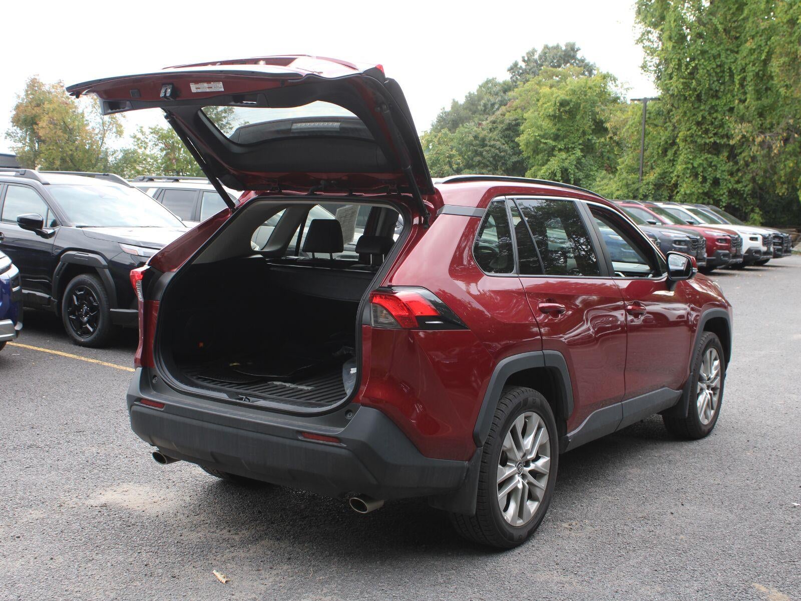2023 Toyota Rav4 XLE Premium