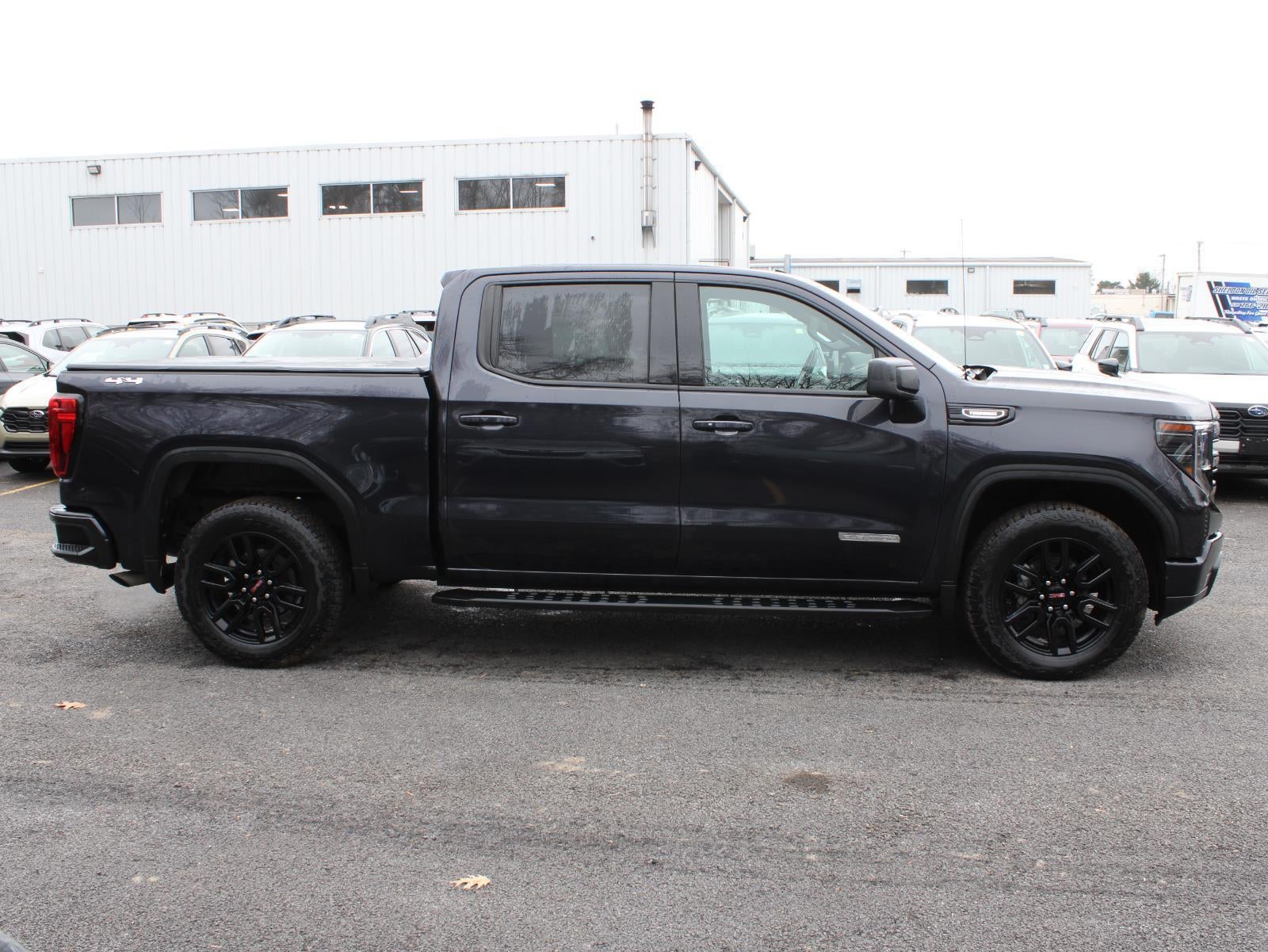 2025 GMC Sierra 1500 Elevation