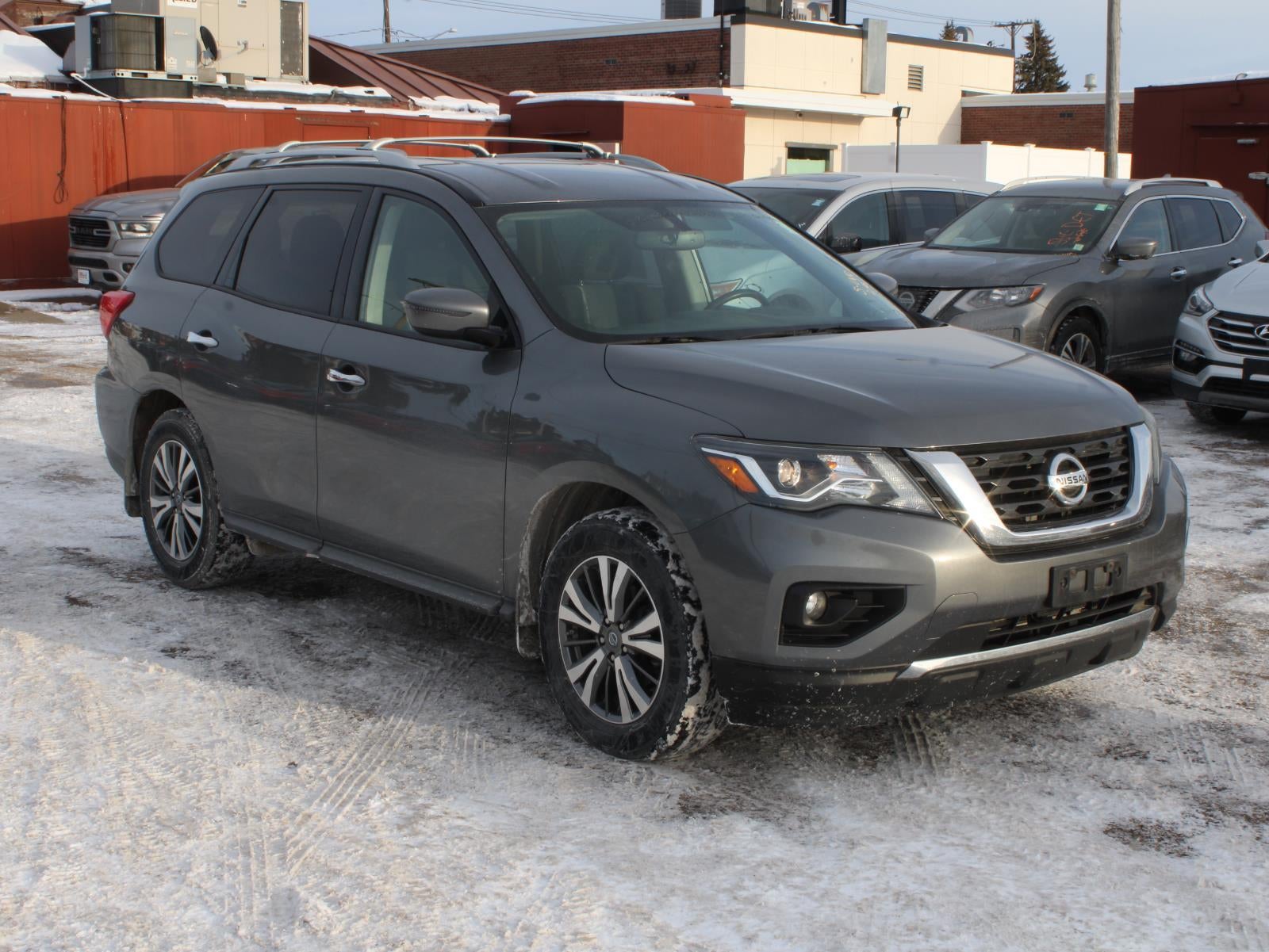 2019 Nissan Pathfinder SV