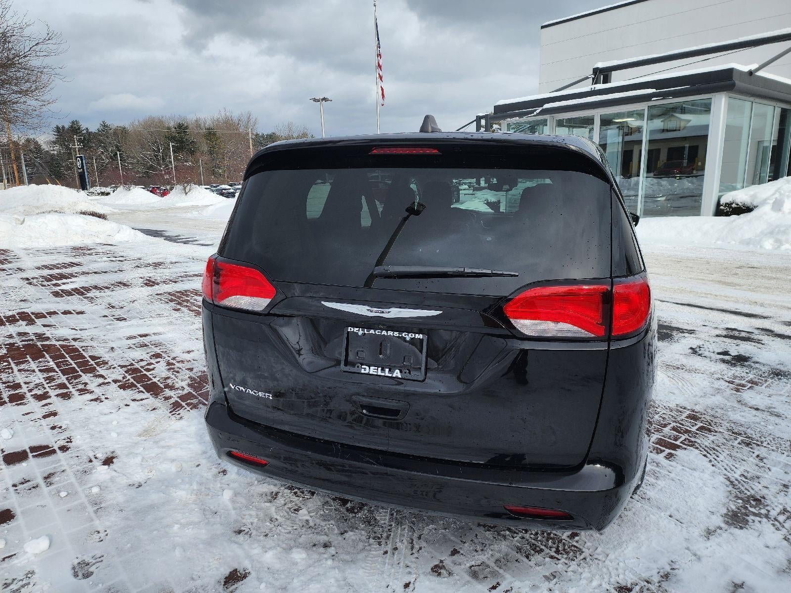 2024 Chrysler Voyager LX