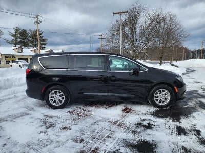 2024 Chrysler Voyager LX