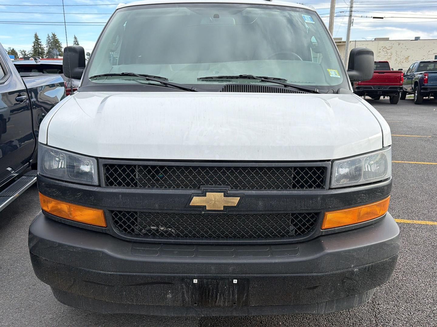 2025 Chevrolet Express Cargo WT