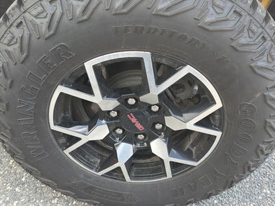 2023 GMC Canyon AT4X