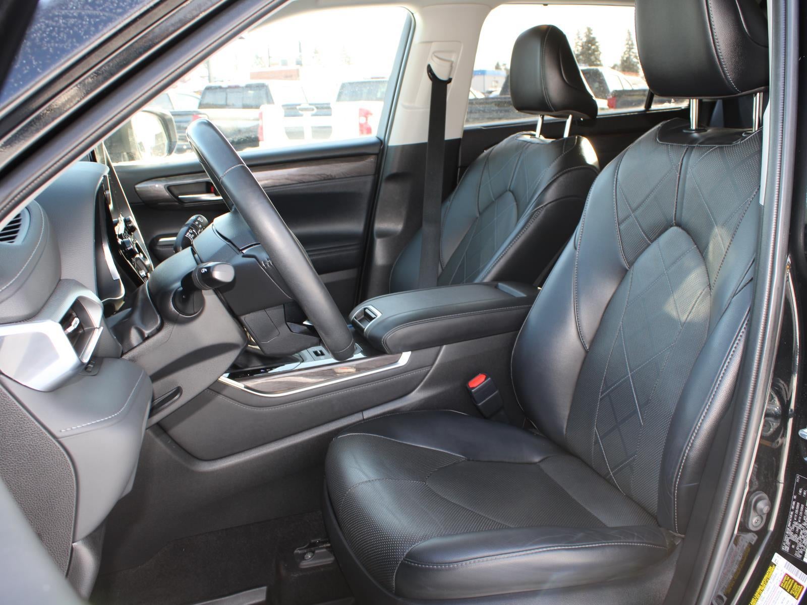 2022 Toyota Highlander Platinum