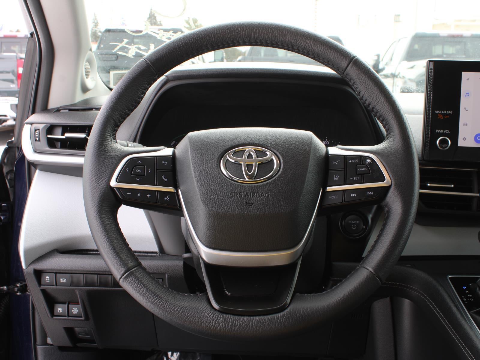 2025 Toyota Sienna XLE