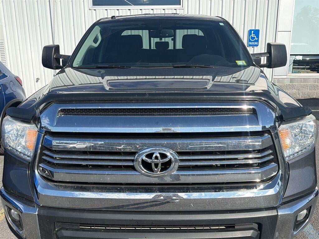 2017 Toyota Tundra SR5 5.7L V8